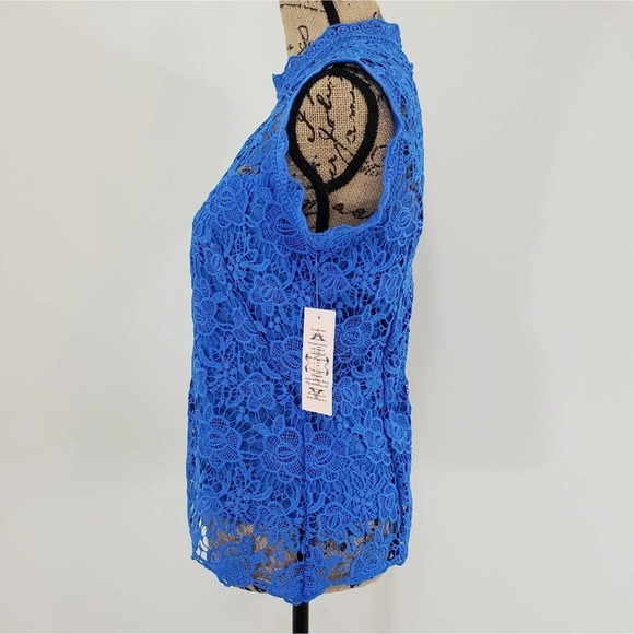 NANETTE LEPORE Women's Venetian Blue Lace Cutout Shell Size Small Blue New - Picture 2 of 14